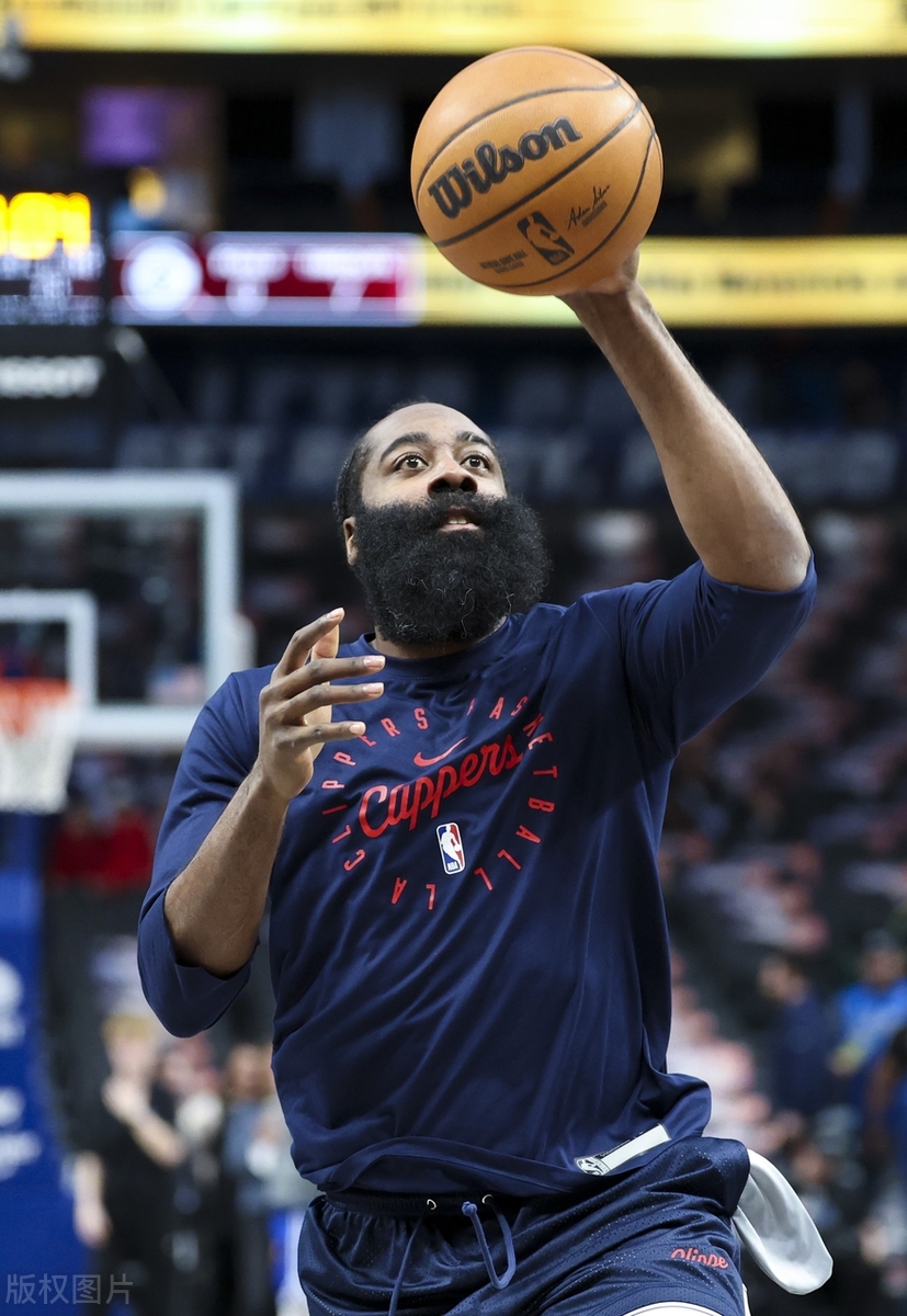 哈登涉足新赛季,篮球运动再掀热潮 哈登涉足新赛季,篮球运动再掀热潮