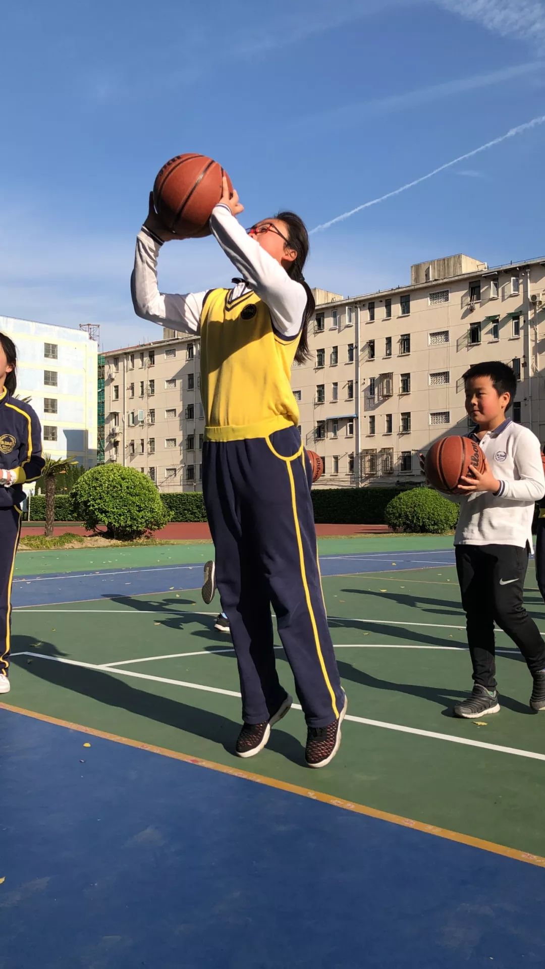  JackeyLove在掘金比赛中高光表现，精彩发挥引发热议！